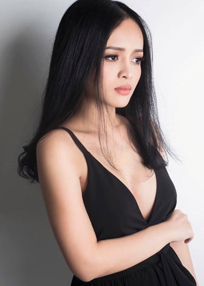 Vẻ gợi cảm của Thanh Trúc ở độ tuổi 23.