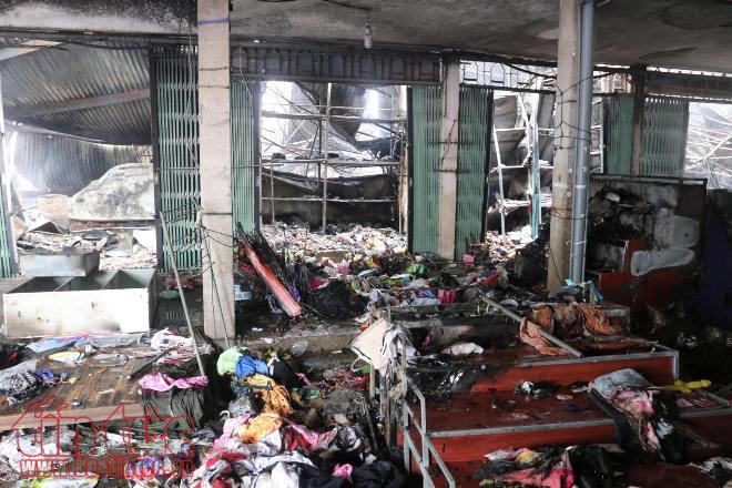 Cháy lớn ở 2 khu buôn bán sầm uất tại Hà Nội và TP HCM