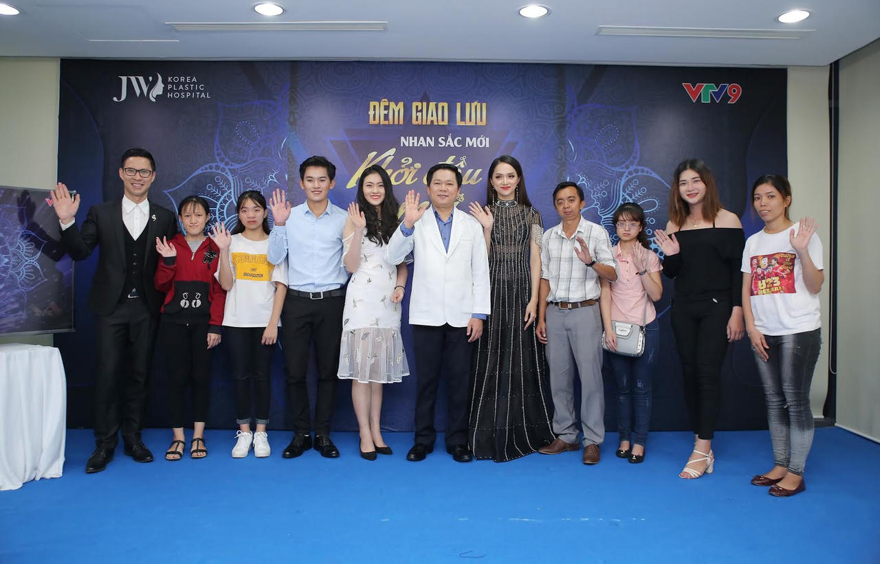 Hoa hậu Hương Giang: 'Thay đổi để thấy đời đẹp và ý nghĩa hơn'