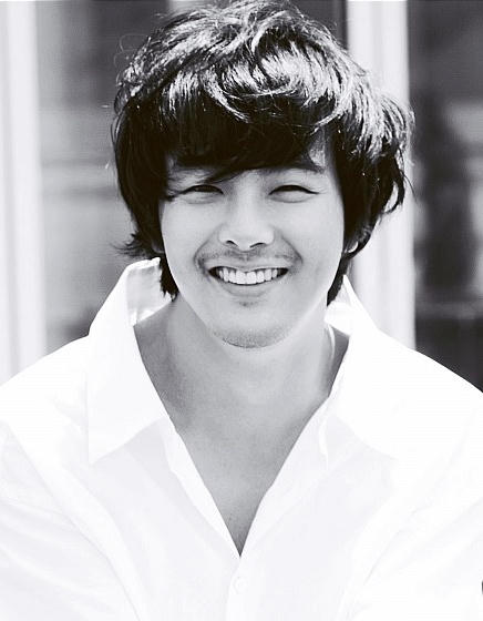 Nụ cười của sao quá cố trên di ảnh.