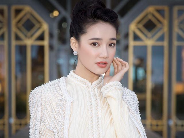 Ảnh Trường Giang bên Nhã Phương ở Thái Lan gây chú ý