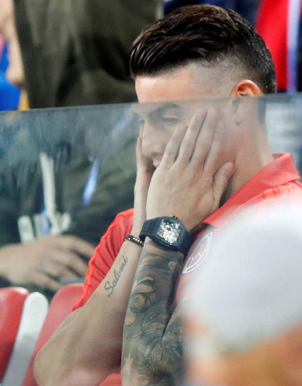 James Rodriguez rơi lệ nhìn Colombia bị Anh khuất phục