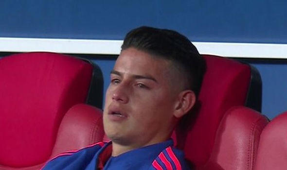 James Rodriguez rơi lệ nhìn Colombia bị Anh khuất phục