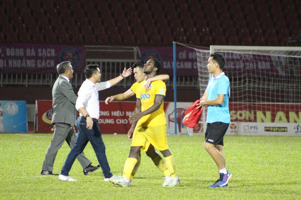 FLC Thanh Hóa mất oan đội trưởng Omar trước 'đại chiến' với tuyển Hà Nội