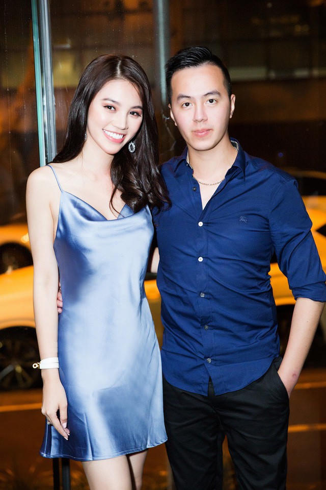 Trong một lần về Úc thăm gia đình, Hoa hậu người Việt tại Úc Jolie Nguyễn bất ngờ chia sẻ hình ảnh về anh trai ruột của mình. Trò chuyện với Dân trí, cô cho biết, anh trai là người tình cảm và luôn đưa ra những lời khuyên chân thành cho em gái. Người đẹp tiết lộ anh trai chính là người cô thần tượng bởi sự tự lập và quyết đoán trong công việc.