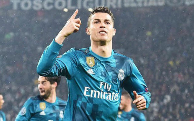 Người đẹp "trù ếm" Ronaldo bị thương vì nhận lương khủng 800 tỷ/năm hình ảnh 1 nguoi dep "tru em" ronaldo bi thuong vi nhan luong khung 800 ty/nam hinh anh 1