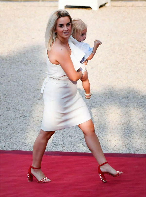 Erika Choperena, wife of striker Antoine Griezmann, arrived with the pairs child