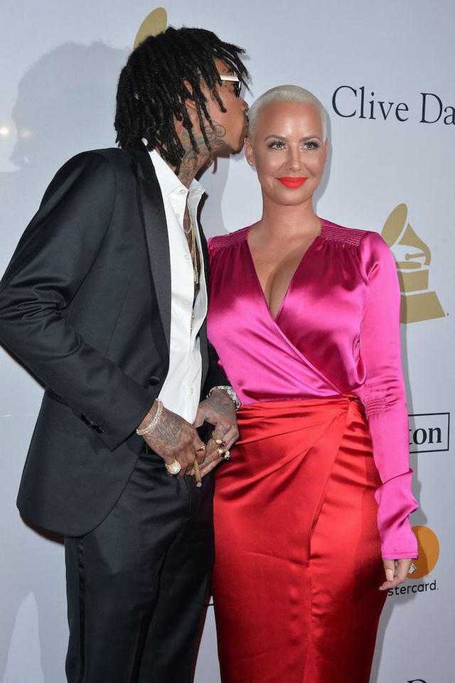  Cô từng kết hôn với Wiz Khalifa và có 1 con trai. 