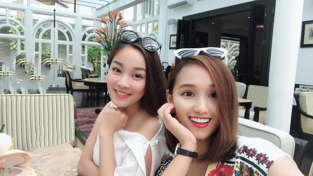 Lã Thanh Huyền là một người bạn thân thiết của Vân Hugo và Minh Hương nên cô cũng tề tựu trong những cuộc hội ngộ gặp gỡ của dàn diễn viên Nhật ký Vàng Anh mỗi khi Linh Phương về nước.