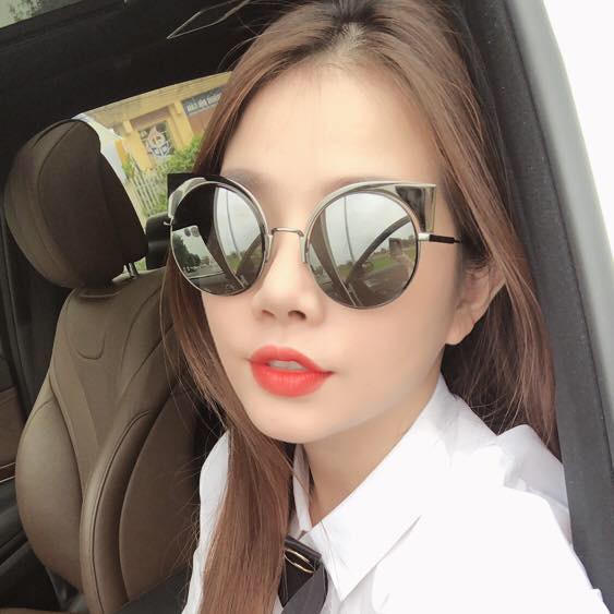 Khó lòng đoán được Ngọc Hà đã làm mẹ nếu ngắm nhìn những bức ảnh đời thường trẻ trung của cô.