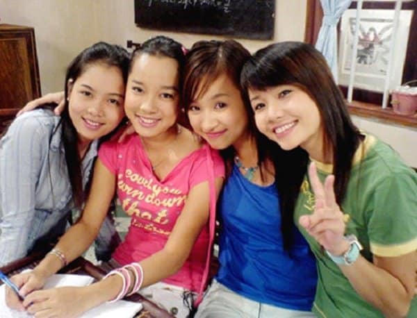 Minh Hương, Linh Phương, Vân Hugo, Ngọc Hà là 4 nữ diễn viên được yêu mến của Nhật ký Vàng Anh 1. Minh Hương đảm đương vai nữ chính Vàng Anh, Linh Phương vào vai Loan “bà già”, Vân Hugo được yêu mến với vai Minh “xì tin” trong khi đó Ngọc Hà dịu dàng với vai Mai.