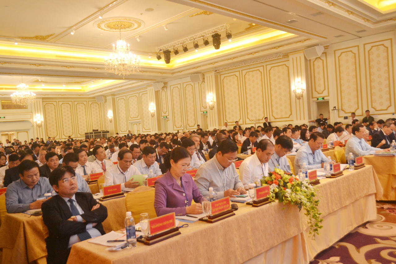 Thủ tướng kêu gọi doanh nhân Việt 'bắt tay' đưa nông sản ra thị trường quốc tế