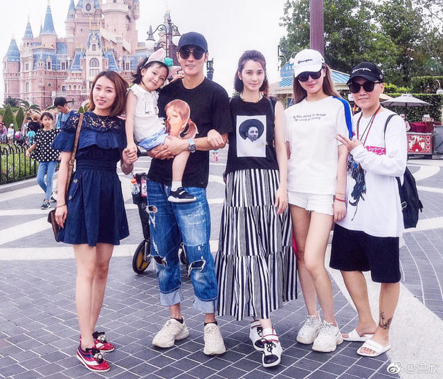 Bức ảnh ban đầu được netizen soi xét