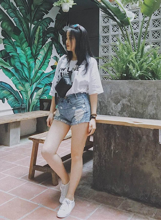 van hau u23 lap sieu pham, ban gai xinh nhu hot girl bi san lung hinh anh 10