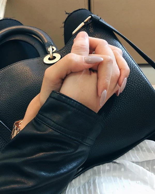 Bạn gái Việt kiều khoe ảnh khóa môi Huỳnh Anh - 2