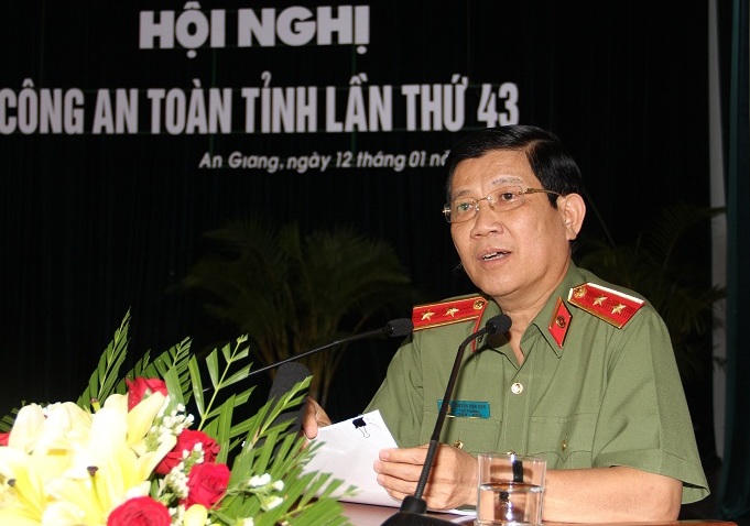 Điều động, bổ nhiệm cán bộ cao cấp