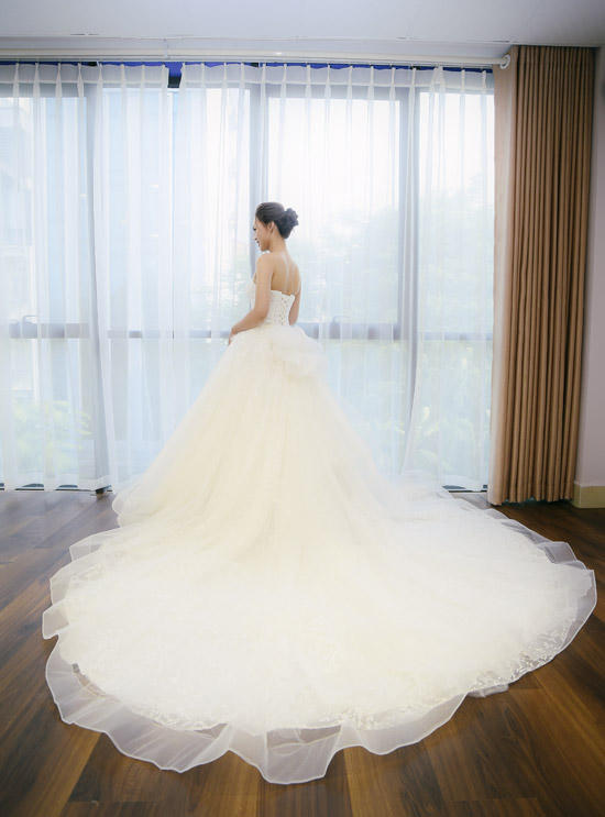 Công Lý và Ngọc Hà đã gắn bó bên nhau được hơn 3 năm. Trước thông tin sẽ kết hôn với nghệ sĩ hài nổi tiếng vào cuối năm nay, Ngọc Hà từ chối trả lời.