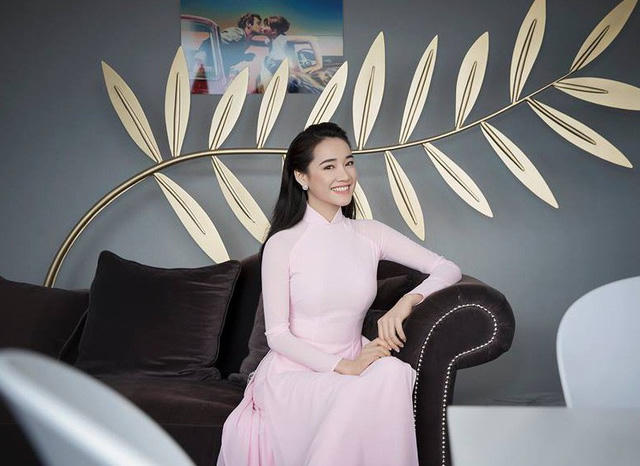 Đây là lần đầu tiên Nhã Phương lên tiếng chính thức chuyện tình cảm của cô và Trường Giang. Nhiều khán giả cũng hy vọng, trải qua nhiều sóng gió, thị phi khi yêu nhau nhưng vẫn lựa chọn kết hôn và đi với nhau trong con đường dài phía trước, cả hai sẽ có cuộc sống hôn nhân thật sự hạnh phúc.