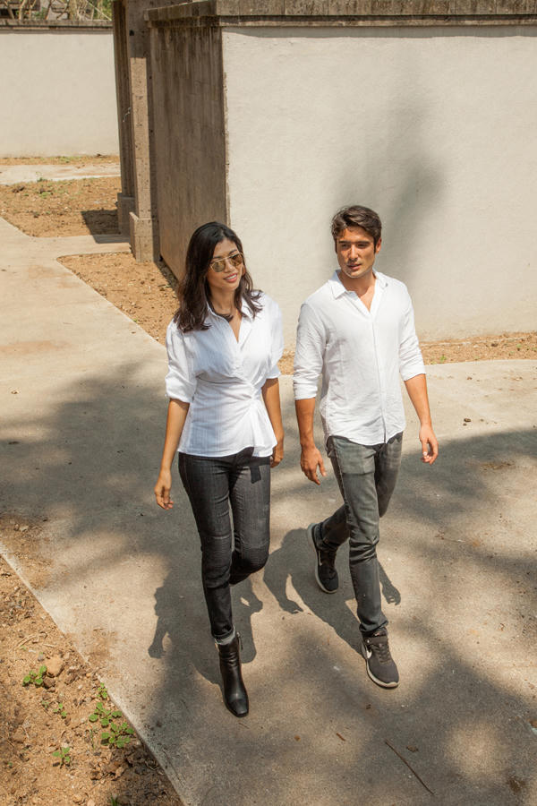 Riêng cậu em Paco còn có năng khiếu nấu ăn. Trong thời gian Trang Lạ ở Pháp vào dịp hè vừa qua, cô thường xuyên được Paco nấu cho những món ăn ngon. Paco từng là huấn luyện viên Muay Thái, hai lần đoạt giải nhì Boxing trong giải đấu của trường Đại học. Anh dự định sau khi giúp anh trai xây dựng xong resort, sẽ về Việt Nam phụ giúp Trang Lạ kinh doanh bất động sản.