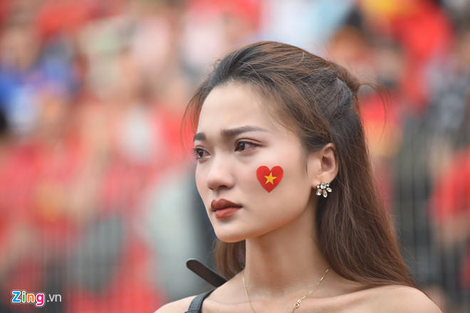 Nước mắt rơi trong mưa khi U23 Việt Nam vuột Huy chương ASIAD