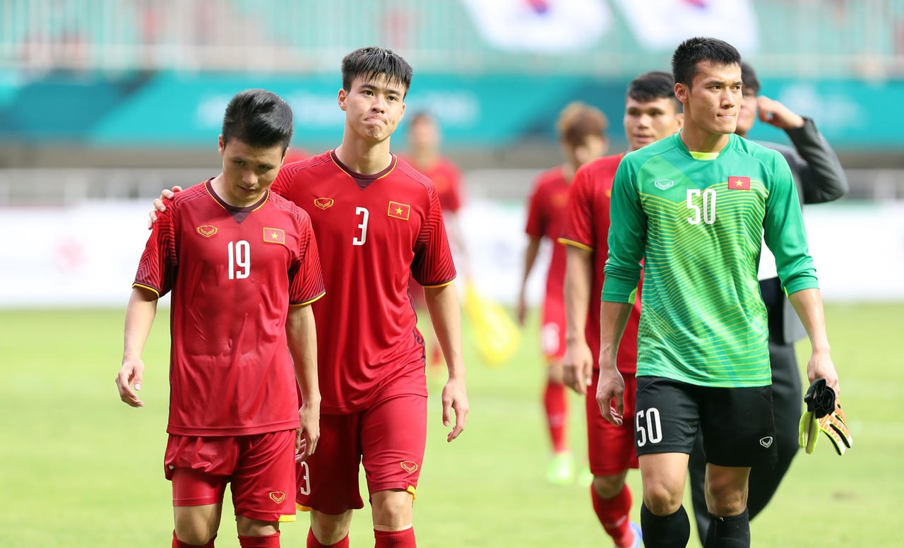 HLV Park ngồi một mình, học trò cố nén cảm xúc sau khi tuột HC đồng