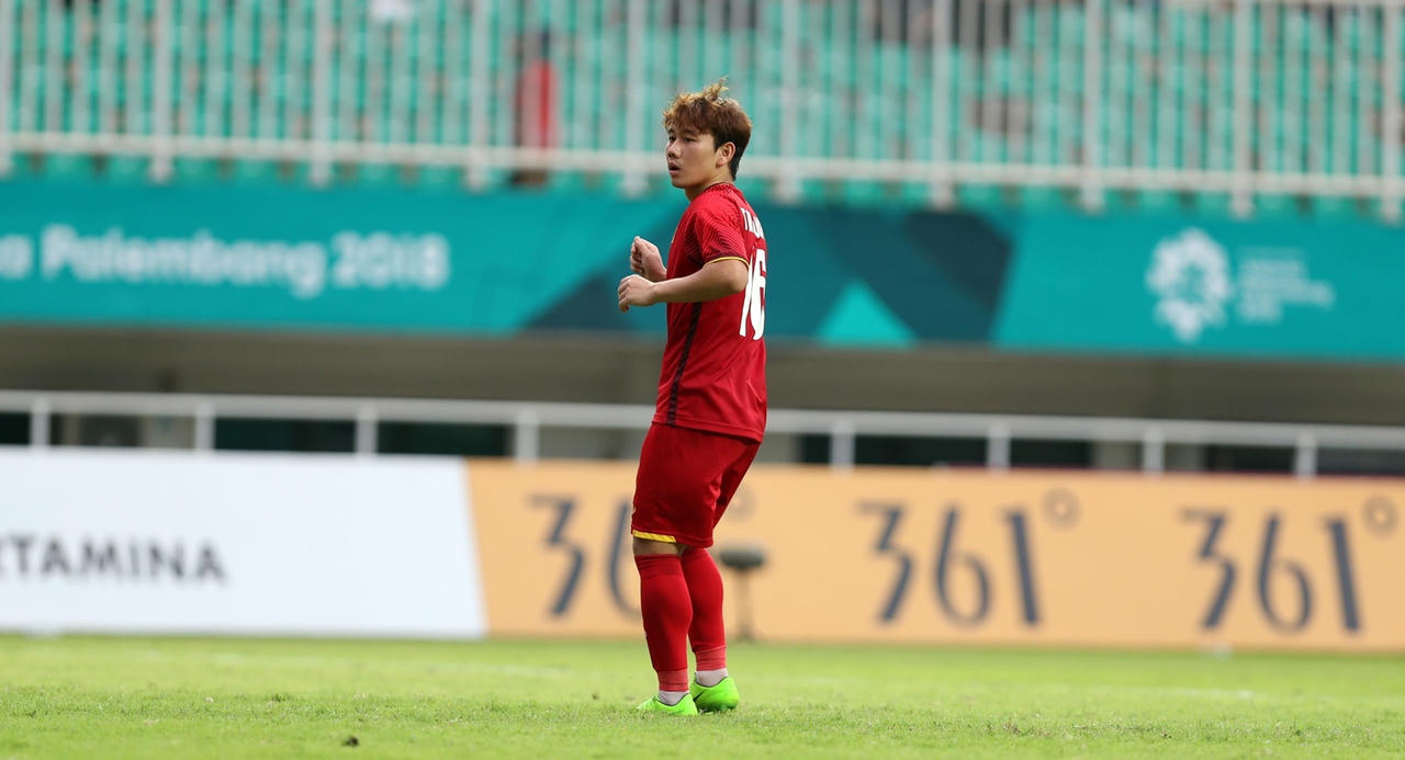 HLV Park ngồi một mình, học trò cố nén cảm xúc sau khi tuột HC đồng