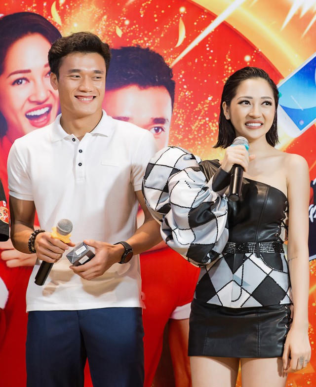 Trong lần xuất hiện chính thức bên cạnh nhau, cả hai đã ngầm thể hiện lời chia sẻ chính thức rằng Bảo Anh và Bùi Tiến Dũng hoàn toàn chỉ là những người bạn, cũng không có chuyện yêu nhau như lời đồn trước đó.