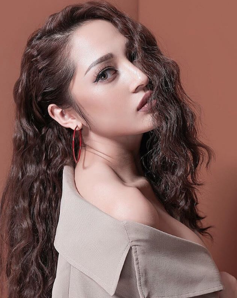 Lộ diện bạn gái chính thức của thủ môn Bùi Tiến Dũng?