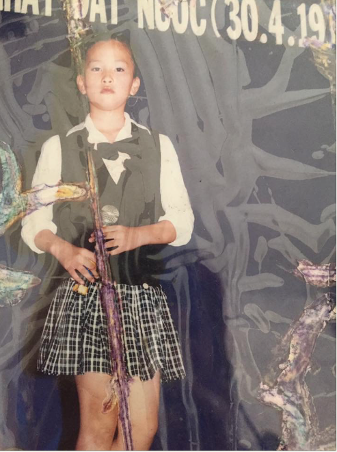 Đôi chân dài và chiều cao nổi trội từ nhỏ của Tiểu Vy.