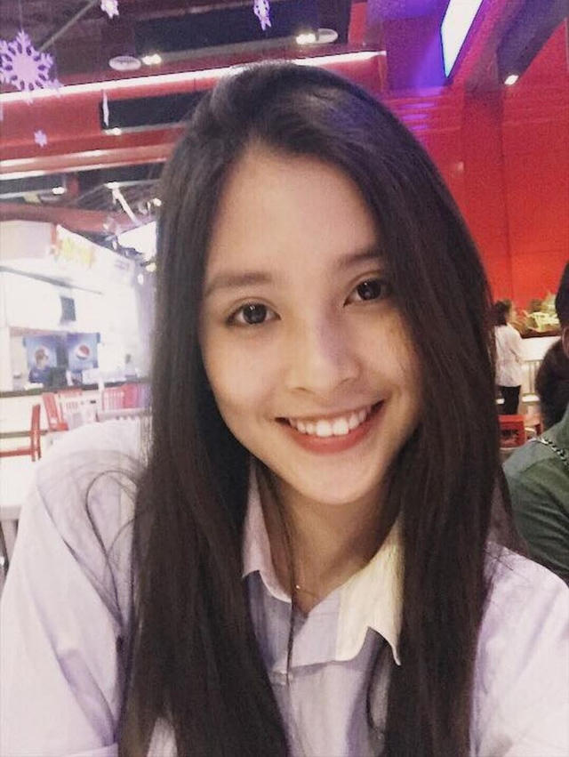 Trần Tiểu Vy vốn là cô gái hát hay, đam mê thời trang nhưng gia đình không có điều kiện nên cô đã phải nỗ lực rất nhiều.