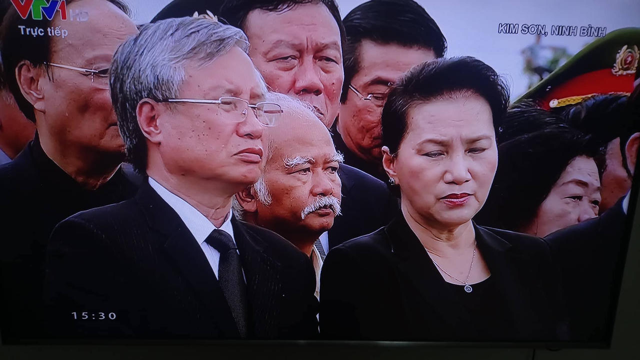 Xúc động tiễn biệt cố Chủ tịch nước Trần Đại Quang về lòng đất mẹ