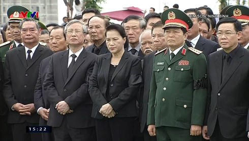 Xúc động tiễn biệt cố Chủ tịch nước Trần Đại Quang về lòng đất mẹ