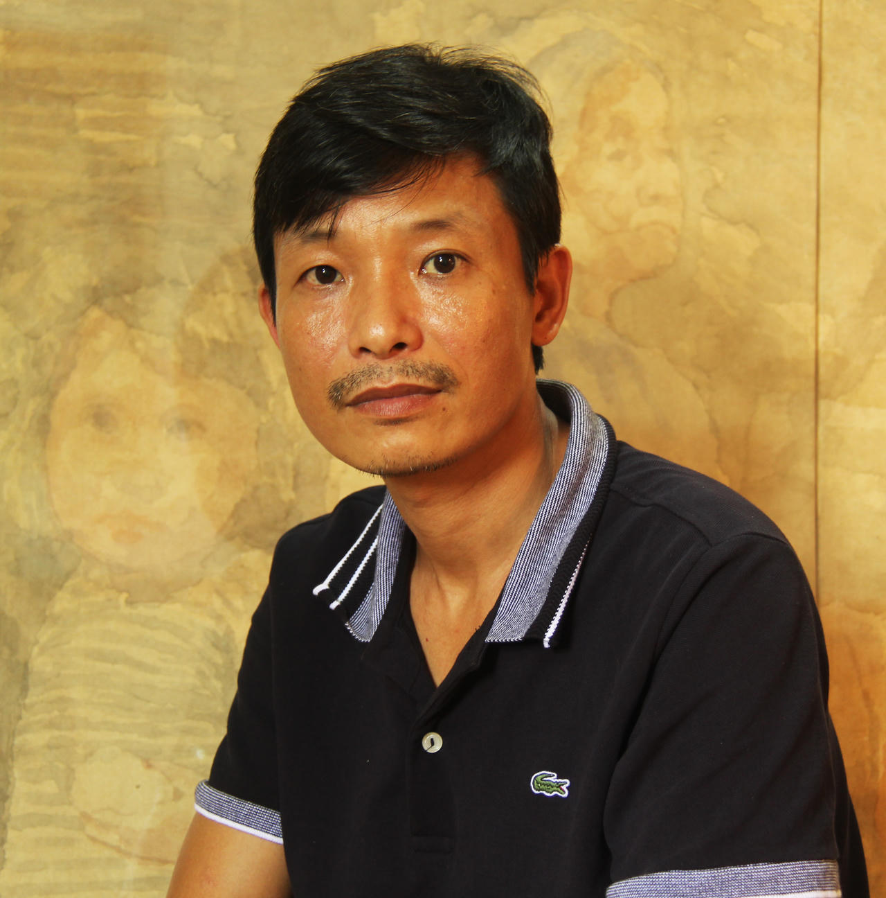 Lạ thường nỗi mê đắm của họa sĩ Vũ Thái Bình với giấy dó 