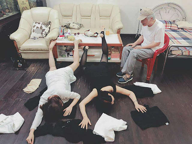 Pha Lê gây choáng hơn khi rủ rê được mẹ tham gia trào lưu lần này