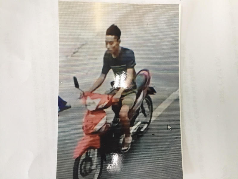 Truy tìm 2 kẻ vật ngã người đàn ông, cướp xe máy giữa ban ngày 