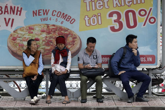  Co ro trong cơn gió lạnh đầu mùa. 