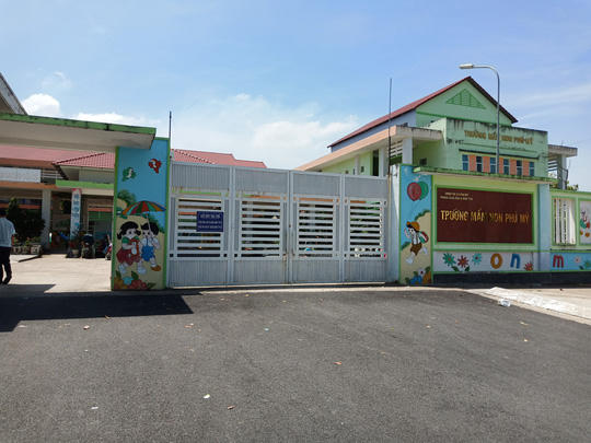 Vụ cho trẻ ăn gạo mốc, đầu cá: Không có người nấu cơm, phụ huynh đưa trẻ về - Ảnh 3.