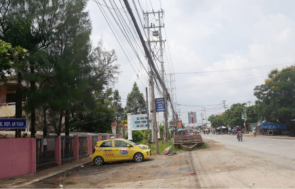 Vụ điện giật chết trước cổng trường: Lời kể của nữ sinh thoát nạn