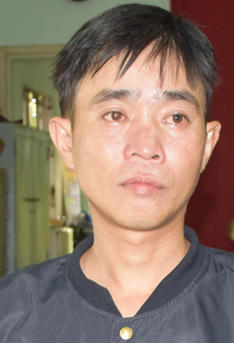 Vợ bị thương bỏ chạy, chồng truy sát dã man