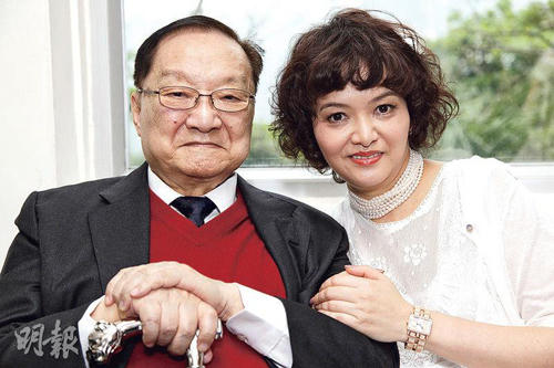 Kim Dung và con gái Tra Truyền Nột.