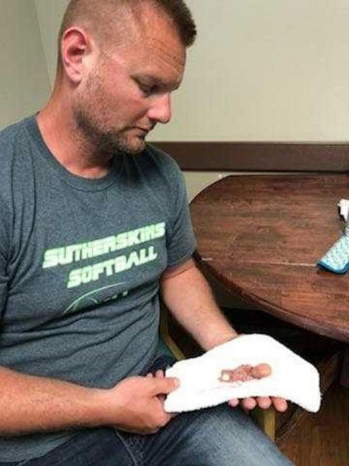 Miran trong vòng tay bố. Ảnh: NVCC.