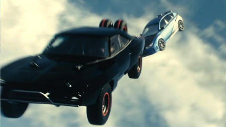 Chuyện hậu trường hấp dẫn hơn phim 'cài cắm' trên màn ảnh Hollywood