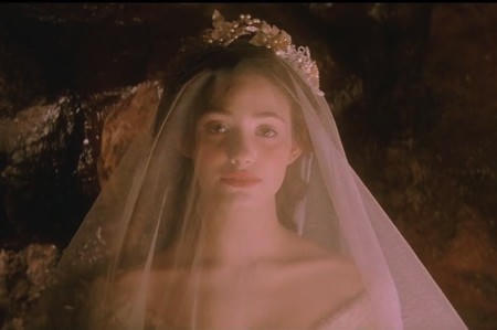 Chuyện hậu trường hấp dẫn hơn phim 'cài cắm' trên màn ảnh Hollywood