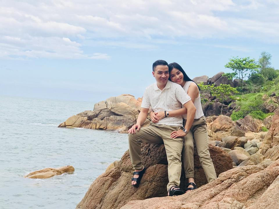 "lo tin nhan" mui man cua vo chong mc "chung toi la chien sy" hinh anh 8