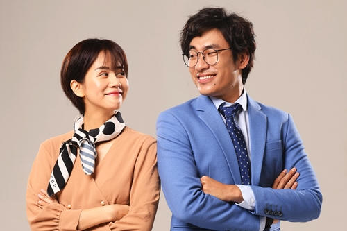 Kiều Minh Tuấn (phải) và An Nguy trong phim Chú ơi đừng lấy mẹ con.