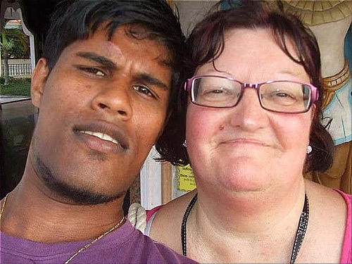 Bà Daniel và chồng trẻ kém bà 34 tuổi. Ảnh: Metro.