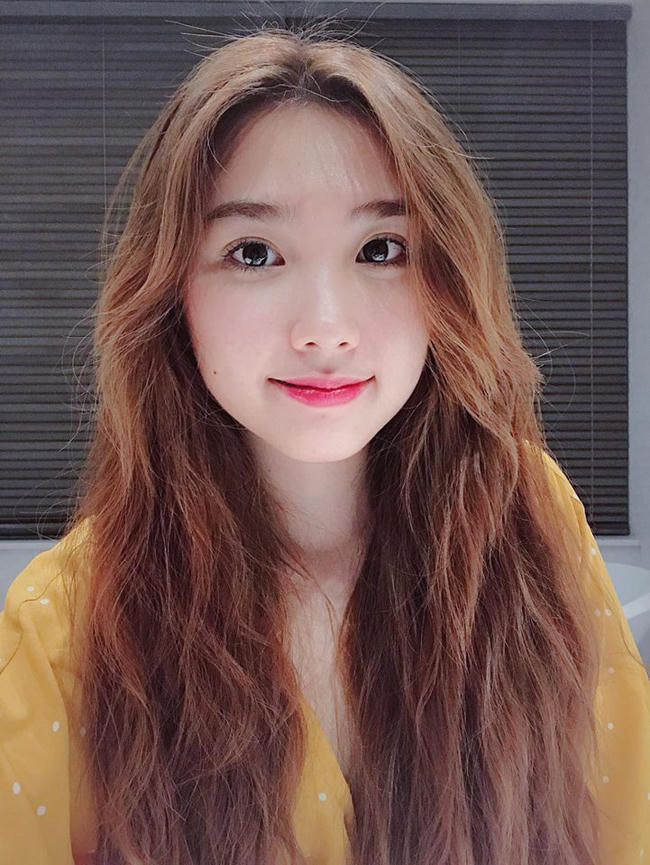 dung nhan hap dan cua "ban gai tin don" thu mon bui tien dung hinh anh 20