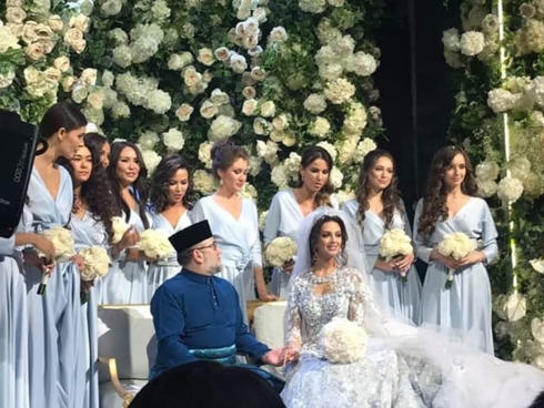 nhà vua malaysia kết hôn với hoa hậu moscow hình 1 nha vua malaysia ket hon voi hoa hau moscow hinh 1