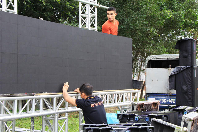 Dựng rạp, mổ lợn xem chung kết AFF cup tại nhà Văn Đức, Quang Hải