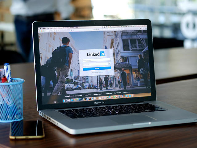 Mạng xã hội được cho là địa bàn hoạt động của gián điệp Trung Quốc. (Ảnh: AFP)